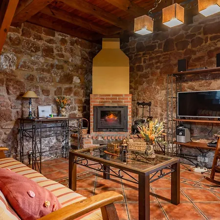 カントリーハウス La Pumarada *